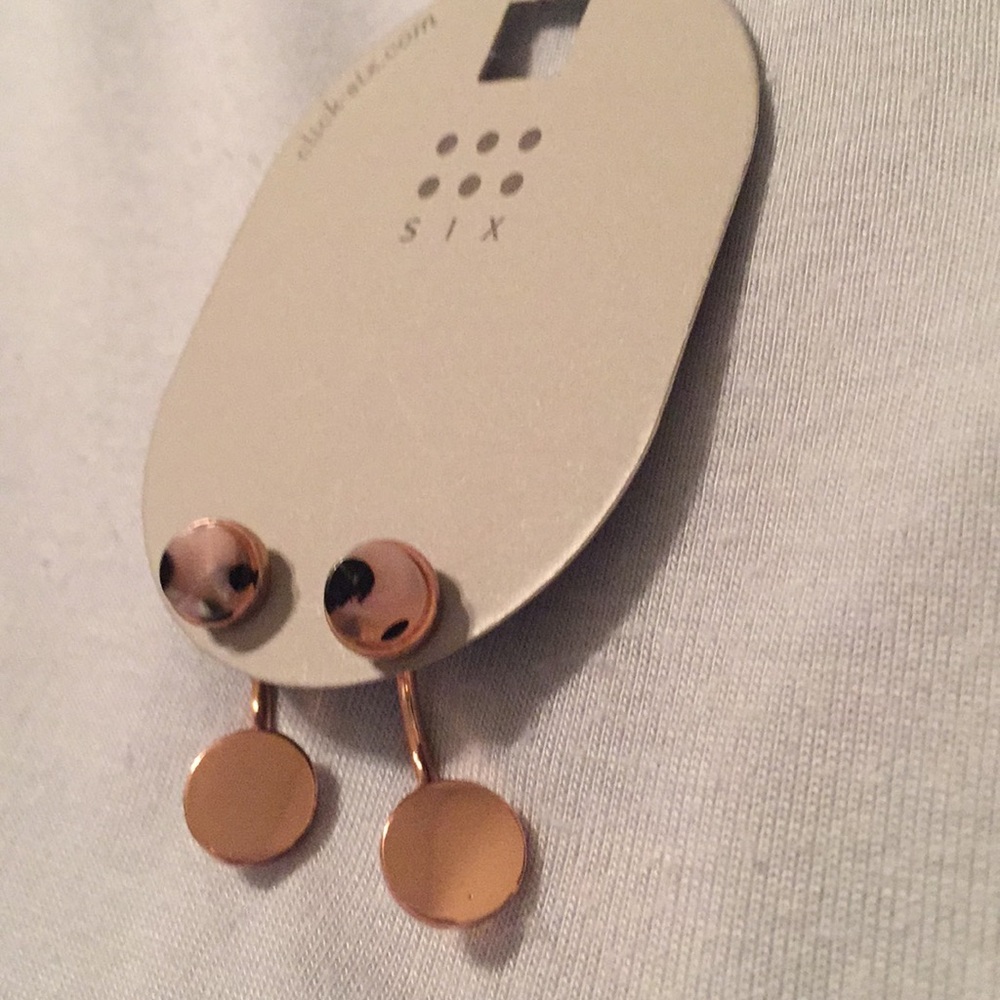 Beautiful & Delicate Rose Gold Earrings